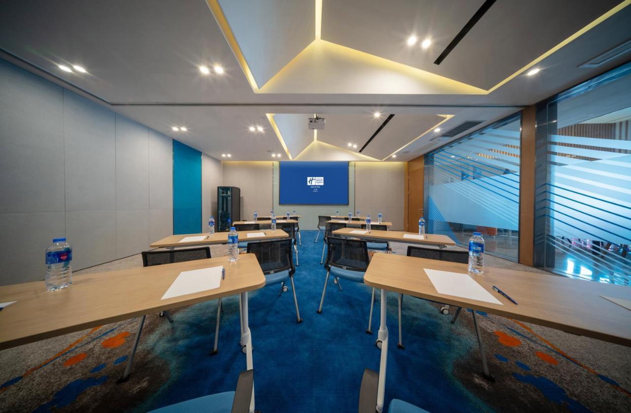 Holiday Inn Express Pinghu By Ihg Bagian luar foto